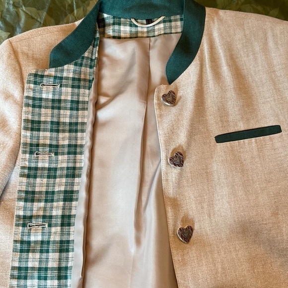 STYLISH jacket with piping and heart-shaped antler buttons. Statement piece. - Picture 2 of 8